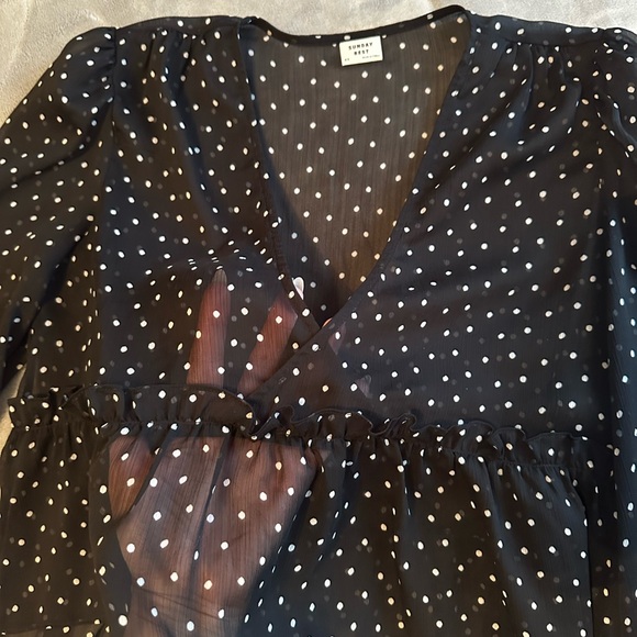 Aritzia Sunday Best blouse size xs - Picture 2 of 4
